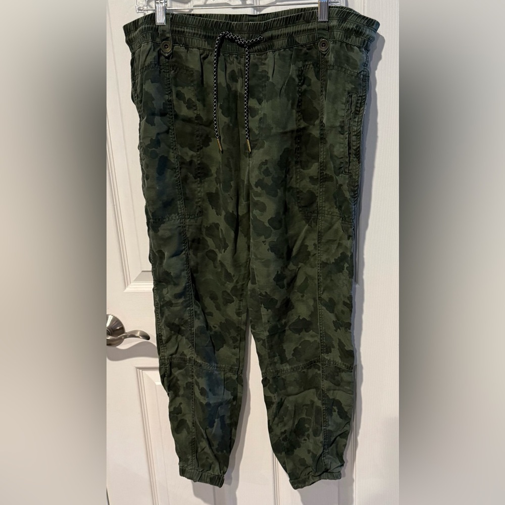 Anthropologie Leda Women's Green Camo Jogger Pants Sz L